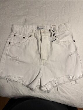 ZARA White Distressed High rise Denim Cutoff Shorts